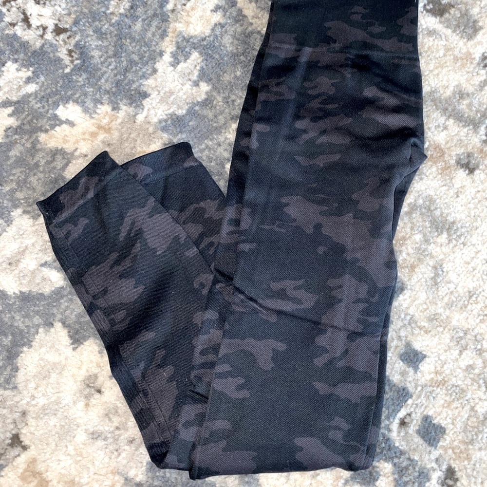 Camo spanx leggings